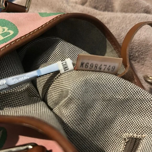 Dooney & Bourke GUC with callouts bucket bag - Picture 9 of 10